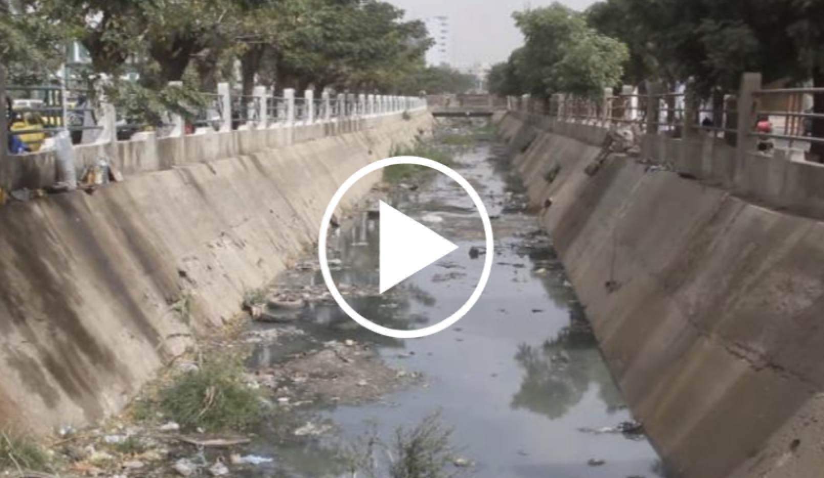 Canal 4: une bombe écologique en plein Dakar
