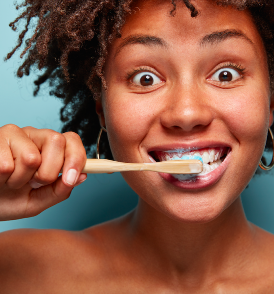 Bien se brosser les dents évite les risques d’AVC