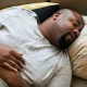 Apnée du sommeil: pourquoi les obèses ronflent davantage